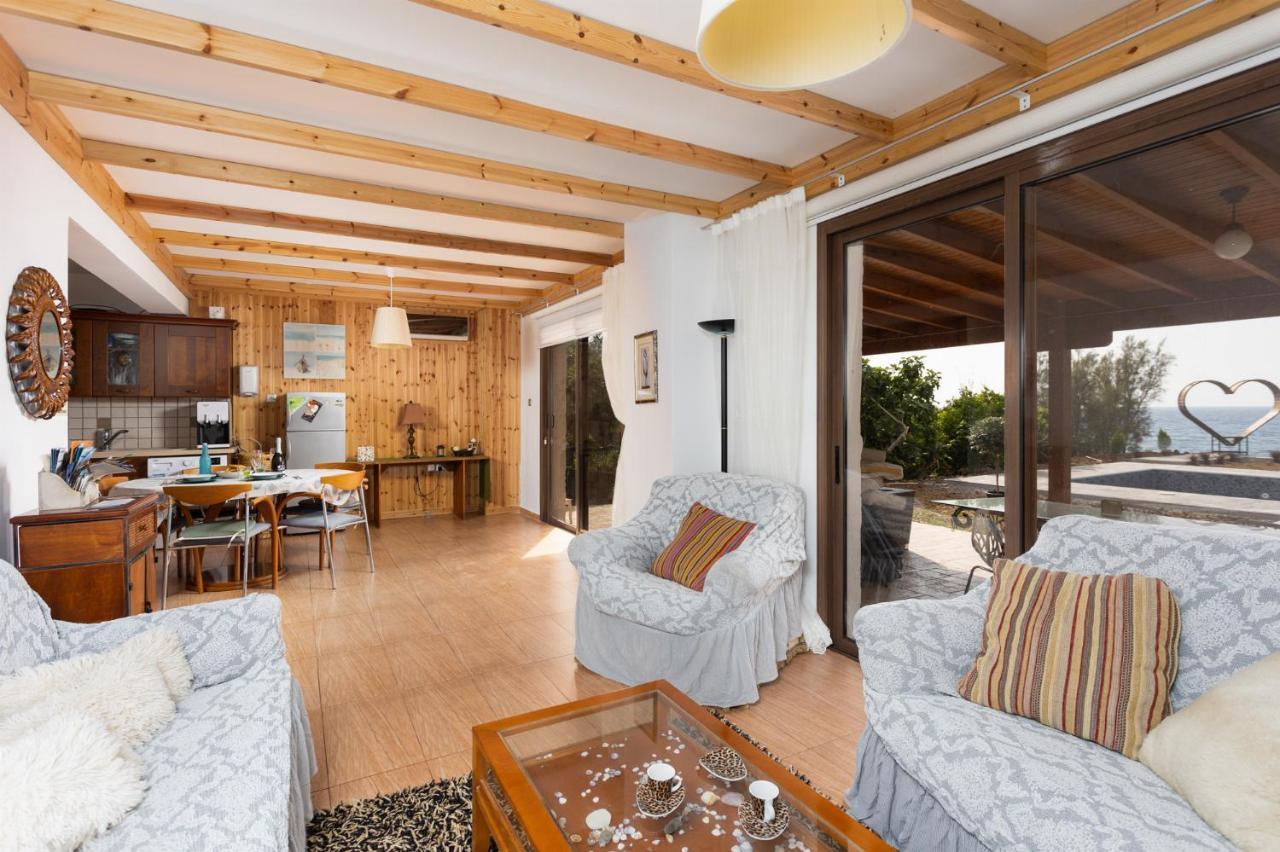 Villa Beach Heaven Pomos Ngoại thất bức ảnh