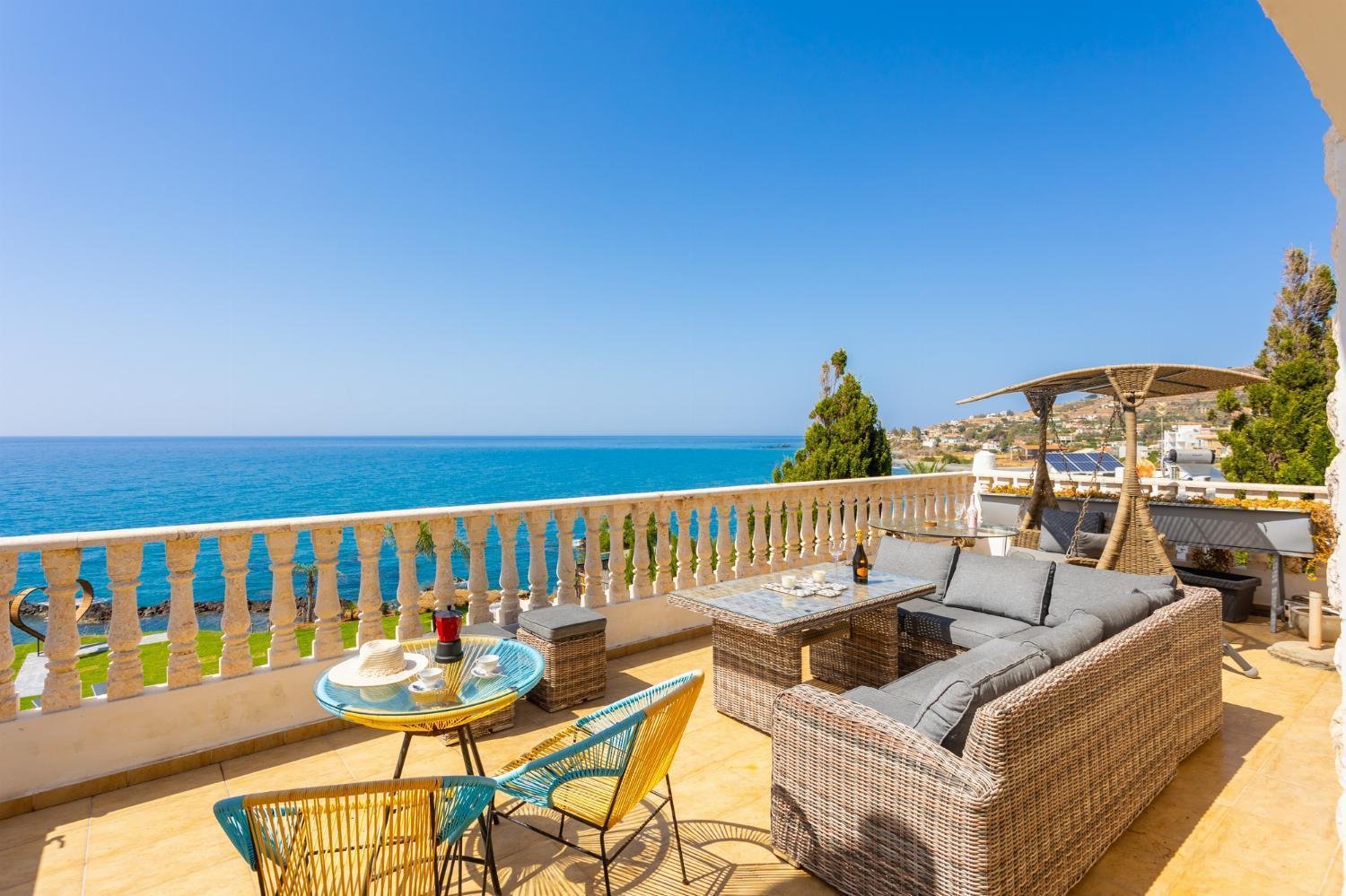 Villa Beach Heaven Pomos Ngoại thất bức ảnh
