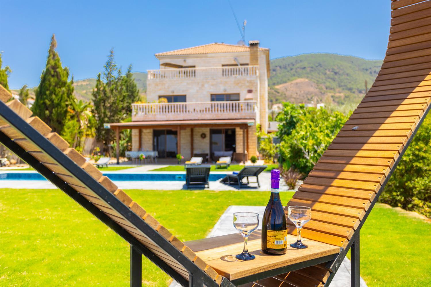 Villa Beach Heaven Pomos Ngoại thất bức ảnh