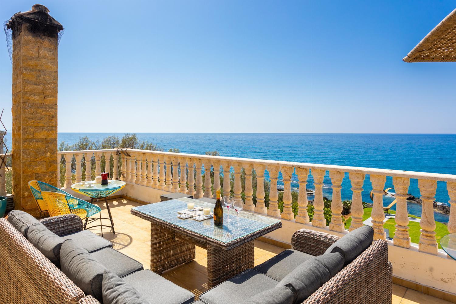 Villa Beach Heaven Pomos Ngoại thất bức ảnh